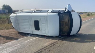 Ağdərədə mikroavtobusla minik avtomobili toqquşdu: Xeyli sayda yaralı var