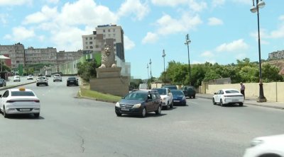 Altı zolaqdan gələn avtomobillər bir zolağa sığmağa çalışır &ndash; &ldquo;Şirin dairəsi&rdquo;ndən ŞİKAYƏT &ndash; VİDEO