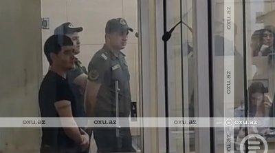 Bibisinin qızını bıçaqladı, əmisinin nəvəsini isə öldürdü - MƏHKƏMƏ &ndash; VİDEO