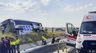 Türkiyədən İraqa gedən avtobus aşdı: 44 yaralı var - VİDEO