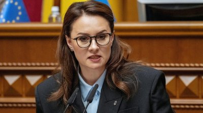 Ukraynanın Baş naziri Yuliya Sviridenko İSTEFA VERDİ