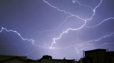 Fransada dəhşətli tufan: Bir gecədə 141 mindən çox şimşək çaxdı, ölənlər var