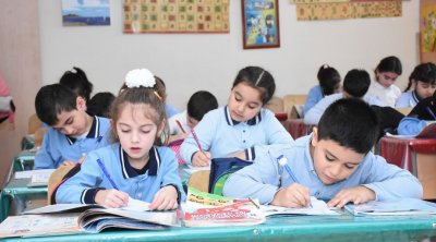 “Uşaqlar məktəbə 2 saat gec getsin” - Çevik rejimdə bu mümkündürmü?