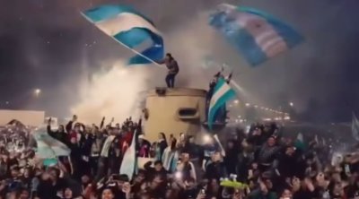 Məğlub olsalar da, çempion kimi qarşılandılar – VİDEO