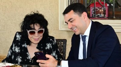 Nazir Flora Kərimovanı evində ziyarət etdi – FOTO
