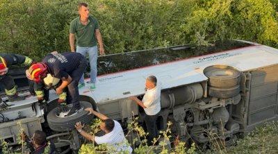 Türkiyədə sərnişin avtobusu qəzaya uğradı - 21 nəfər xəsarət aldı - FOTO