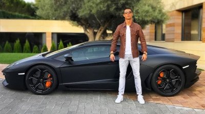 Ronaldo milyonlar dəyərində &ldquo;oyuncaq&rdquo;larını göstərdi - FOTO