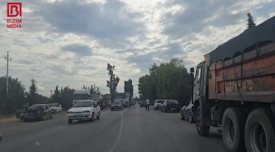 Xaçmaz-Quba yolunda ağır qəza: Yolda sıxlıq yarandı &ndash; VİDEO