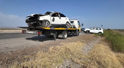 Hacıqabulda "Nissan" beton arakəsməyə çırpıldı – Ölən var - FOTO