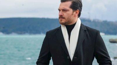 Çağatay Ulusoy sevgilisi Aslıhan Malbora ilə&mdash; FOTO