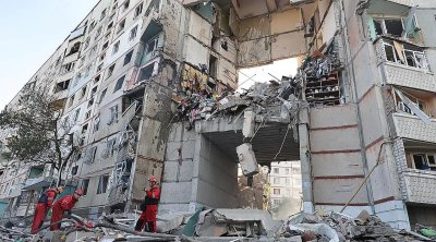 Xarkovun Saltovka rayonunda yaşayış binaları vuruldu - VİDEO