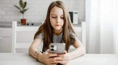 Sosial şəbəkələr uşaqlarda asılılıq yaradır - Amerikalıların 85%- belə düşünür