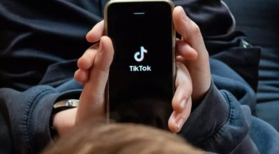 Canlı yayımda söyüş söyən tiktoker SAXLANILDI