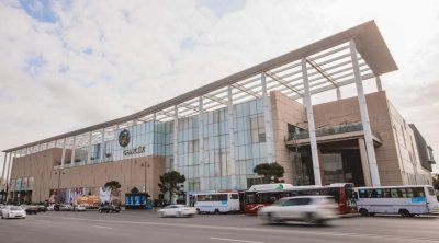 Vətəndaşlar "Gənclik Mall"dan təxliyə edilir - VİDEO