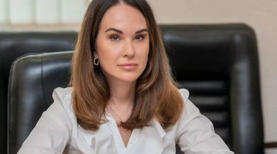 Zelenski evində axtarış aparılan İrina Mudranı vəzifəsindən AZAD ETDİ