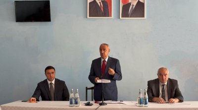 Balaqusar sakinləri icra başçısından yolun asfaltlanmasını istədi - FOTO