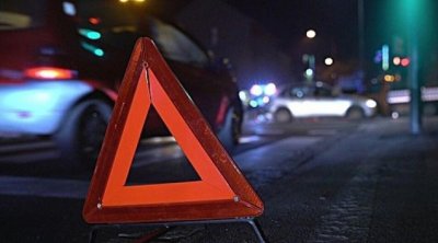 Salyanda ağır qəza: Ana öldü, əkiz oğulları yaralandı