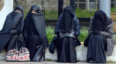 Portuqaliyada niqab qadağan edildi