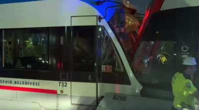 Türkiyədə daha bir QƏZA: tramvaylar üz-üzə toqquşdu - VİDEO
