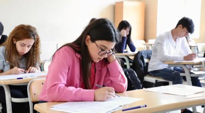 Buraxılış imtahanlarında üzrlü səbəbdən iştirak edə bilməyənlərin NƏZƏRİNƏ!