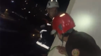 Mənzilin qapı zənginə oyanmayan uşağı- Xilasedicilər eyvandan girib oyatdı - Video