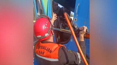 &ldquo;KamAZ&rdquo;da sıxılı vəziyyətdə qalan şəxsin xilası - VİDEO