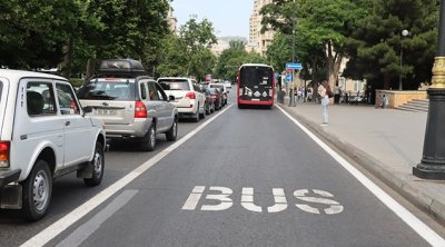 Daha iki küçədə avtobuslar üçün xüsusi hərəkət zolağı yaradıldı - FOTO