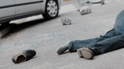 Bakıda avtomobil piyadanı vurdu - Sürücü vəfat etdi
