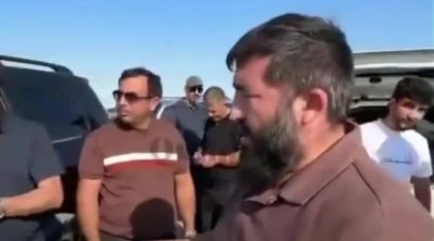 Azərbaycanlılar Aktaudakı xilasedicilərə isti yemək və su paylayıb &ndash; VİDEO