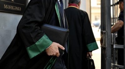 Həbsdə olan vəkillər azadlığa buraxıldılar - FOTO