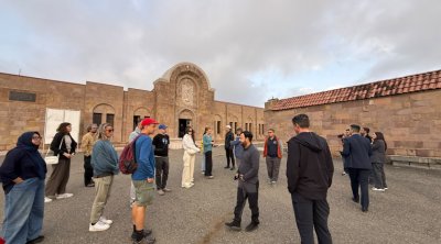 Dünya səyyahları Gəncəsər Monastır Kompleksini ziyarət ediblər &ndash; FOTO