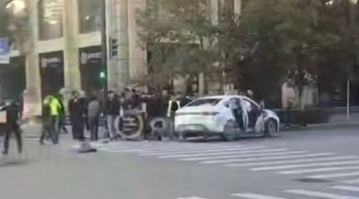 Bakıda avtomobillər toqquşdu: BYD aşdı - VİDEO