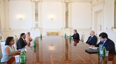 Prezident Şri-Lankanın xarici işlər, xarici məşğulluq və turizm nazirini qəbul etdi - FOTO