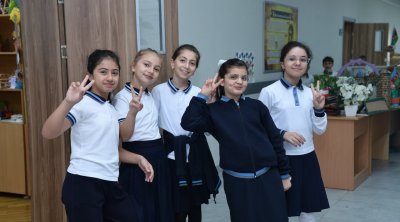 Məktəblərdə vahid geyim qaydaları ilə bağlı BƏYANAT