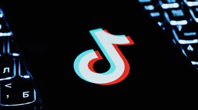 "TikTok"da canlı yayımda söyüş söyənlər saxlanıldı