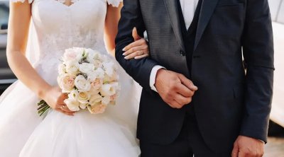 Azərbaycanda gənclər daha gec evlənir - Orta nikah yaşı AÇIQLANDI