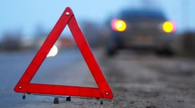 Ödənişli yolda yük maşını aşdı, sürücü öldü