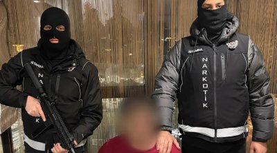 Beynəlxalq axtarışda olan narkobaron İstanbulda yaxalandı &ndash; VİDEO