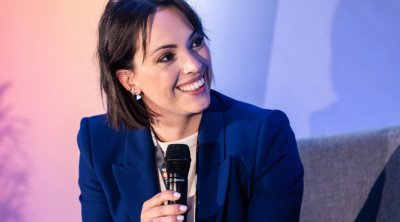 Viktor Orbanın qızı ailəsi ilə birgə Londona köçdü - Macarıstandakı aktivlərini satır - FOTO