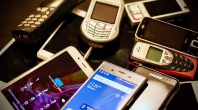 Evinizdə bu köhnə telefon varsa, varlana bilərsiniz - 190 min dollara satıldı