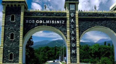 Balakəndə azyaşlı qızlarını döyən ata həbs olundu