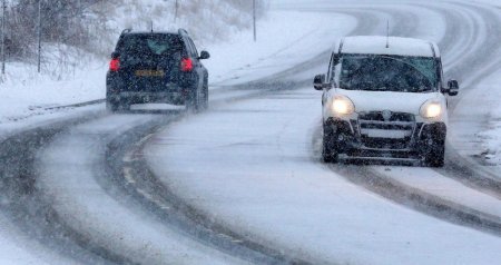 DİQQƏT: Yollar buz bağladı, nəqliyyatın hərəkəti çətinləşdi