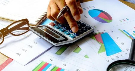Bakıda orta aylıq maaş 1374 manat OLDU – RƏSMİ
