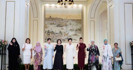 Mehriban Əliyeva dövlət başçılarının xanımları ilə gəmi gəzintisində - FOTO