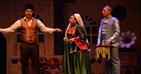 Səhnəyə DÖNÜŞ - Teatrlar yeni mövsümə hansı yeniliklərlə başlayır? – SORĞU