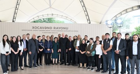 İlham Əliyev Qırmızı Bazar, Hadrut qəsəbələrinin və Sos kəndinin sakinləri ilə görüşdü - FOTO
