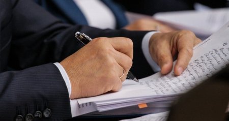 Dövlət qulluğunda çalışmaq istəyənlərin NƏZƏRİNƏ