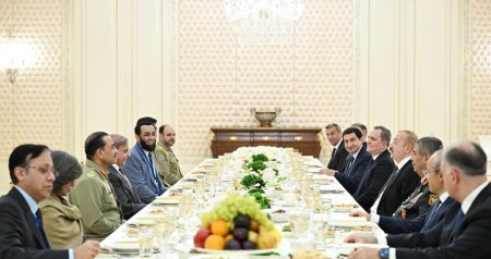 İlham Əliyev və Pakistanın Baş naziri birgə nahar etdilər - FOTO