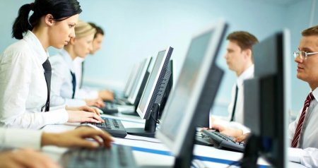 Azərbaycanda ən çox tələb olunan peşələr və maaşları – SİYAHI/FOTO