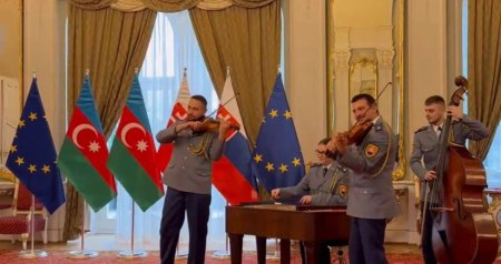 İlham Əliyevlə Robert Fitsonun görüşündə "Qurban olum Azərbaycan" mahnısı İFA EDİLDİ – VİDEO